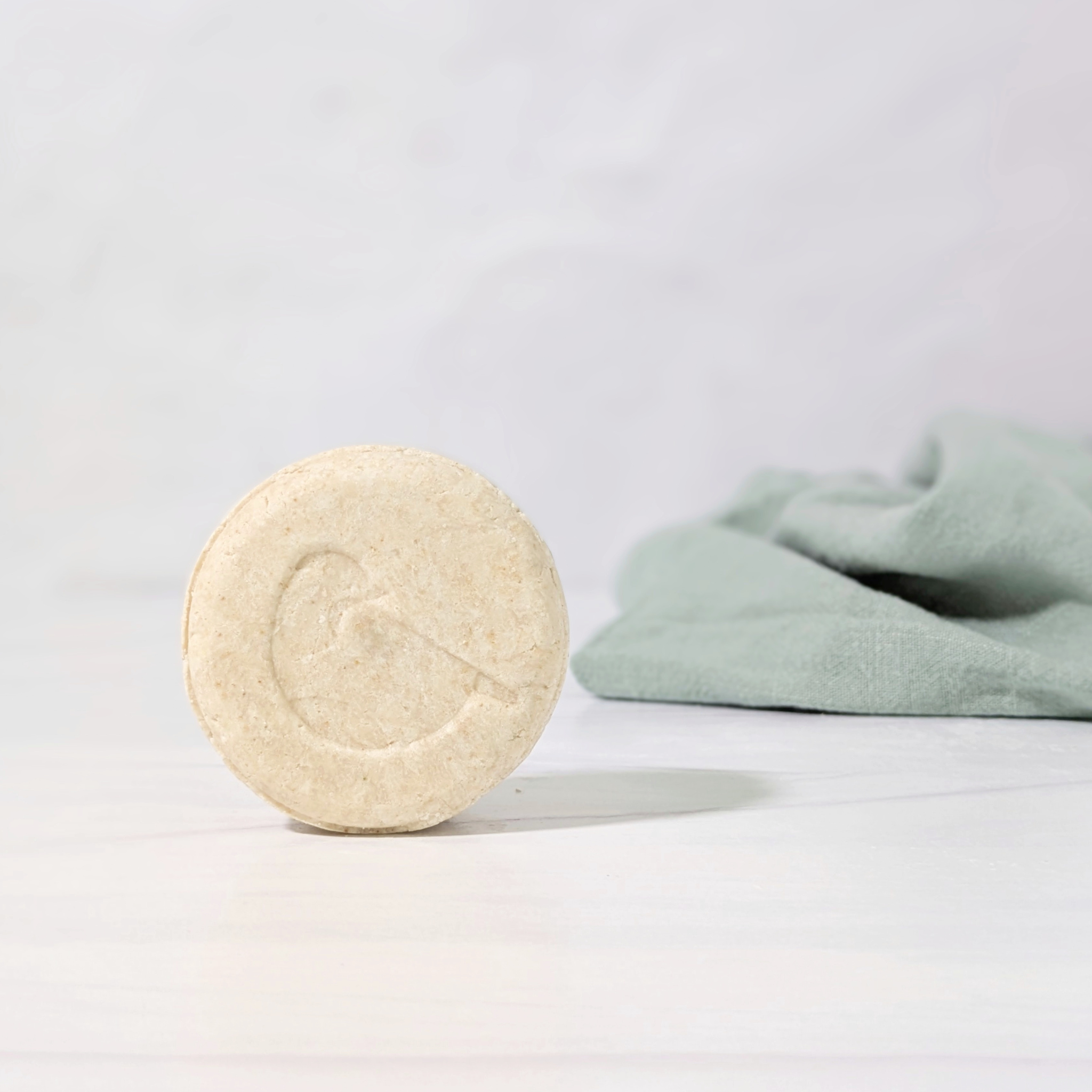 Plain & Simple Hydrating Solid Shampoo